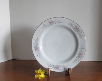 Vintage Set Four Florenteen Fine China Plates Fantasia Pattern 9 Inch  Made in Japan