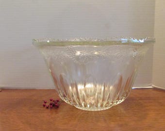 Vintage Large Indiana Glass Punch Bowl   Scalloped Rim  Harvest Grapes Fruit Pattern 5 Quart