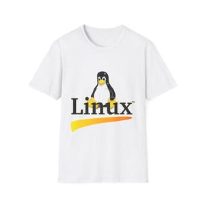 Camiseta con el logo del pingüino de Linux