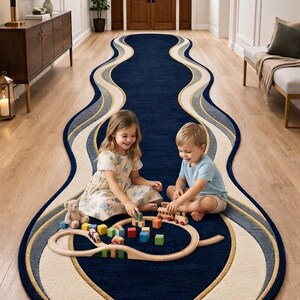 Handgetuft vloerkleed, abstracte golvende halloper, modern organisch gevormd tapijt, marineblauw en crèmekleurig, esthetische entreedecoratie, vloerkleed op maat.