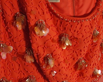 Ärmelloses Abendkleid im Vintage-Stil aus den 1960er Jahren von Jack Bryan, entworfen von Dupuis.
