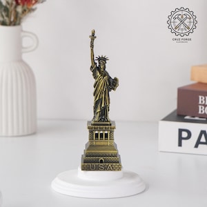 Frihetsgudinnan i metall, modell av New York USA:s landmärke, vintage bronsbordsprydnad, resesouvenir, semestergåva