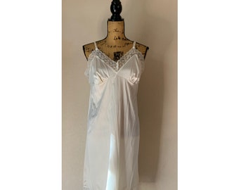 Sears Women’s Medium Vintage Cream Lace Trim Silky Nightgown Slip