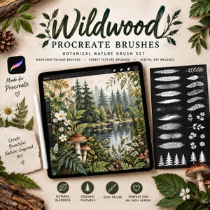 Può includere: Un set di pennelli digitali intitolato Wildwood Procreate Brushes con elementi botanici. L'immagine mostra lo schermo di un tablet con un paesaggio forestale con funghi, un lago e alberi, accanto a un pannello nero con tratti di pennello bianchi.