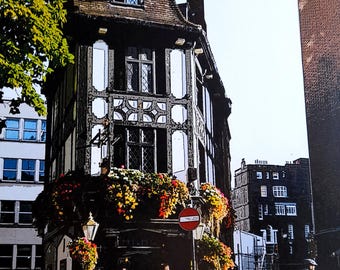 Impresión fotográfica: Coach & Horses, Mayfair, pub londinense - Edificio estrecho/rebanada de pastel