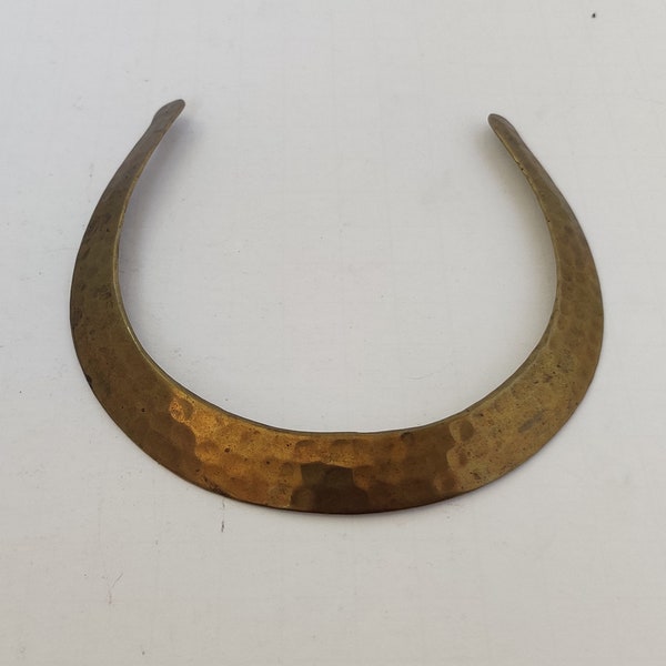 Brutalist hammered brass collar choker style necklace retro pretty piece