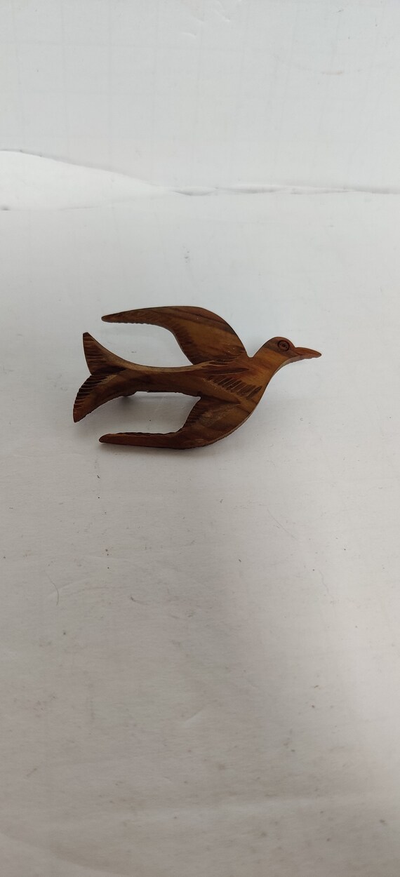 Really sweet carved wood bird brooch pin - image 5