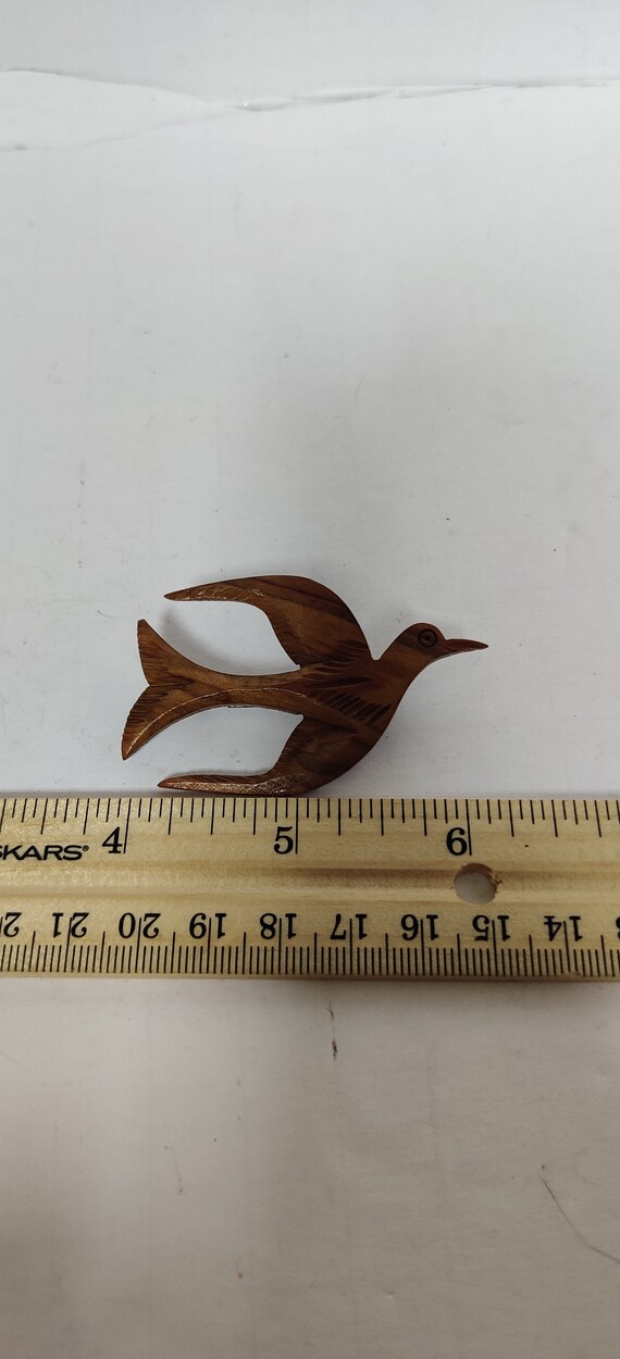 Really sweet carved wood bird brooch pin - image 6