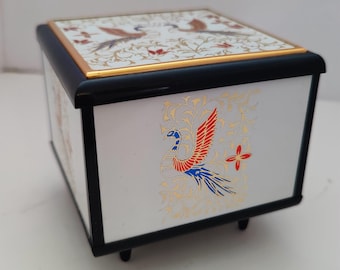 Lady Mate Japan Jewelry Box / Apples / Maiden's Prayer - Etsy