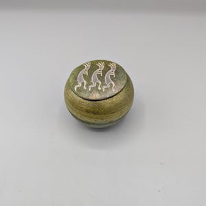 Jeremy Diller Artist signed raku pottery lidded trinket dish with kokopelli  pretty small piece
