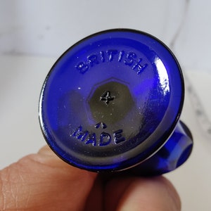 BLUE DOT EYE WASH STATION AND MIRROR - First Aid House