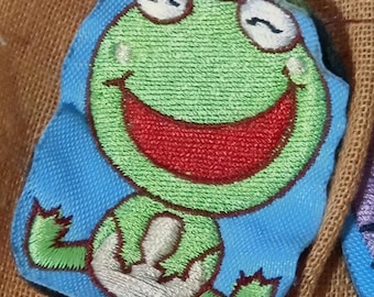 Aplique de sapo bordado