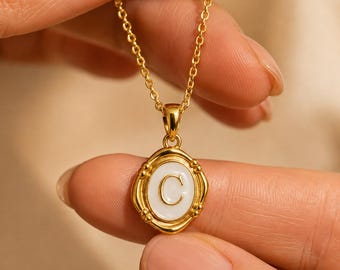 Personalized Vintage Letter Necklace • Custom Initial Pendant • 14K Gold Letter Pendant • Old Money Oval Necklace • Antique Style Jewelry