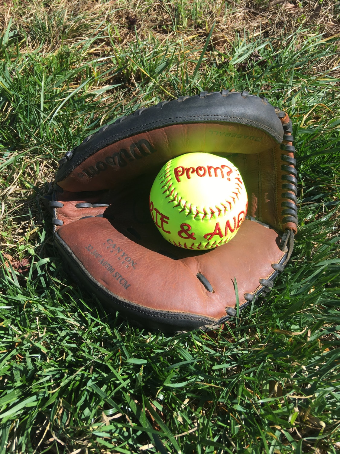 Softbol bordado a medida regalo de graduación softbol Etsy