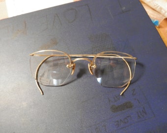 wire vintage pair of eye wear glasses