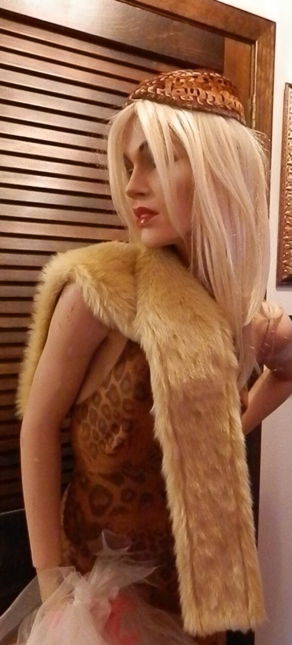 FAUX  FUR  color tan neck Wrap