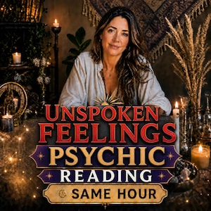 Peut inclure: Une personne aux longs cheveux bruns portant une chemise claire est assise derrière une table avec des bougies et des plantes séchées. Le texte indique : UNSPOKEN FEELINGS PSYCHIC READING SAME HOUR. La scène est sombre avec des bougies.