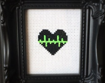 Heart Beat Cross Stitch PDF Pattern - Immediate Download from Etsy - Music / Sound Line SugarStitch