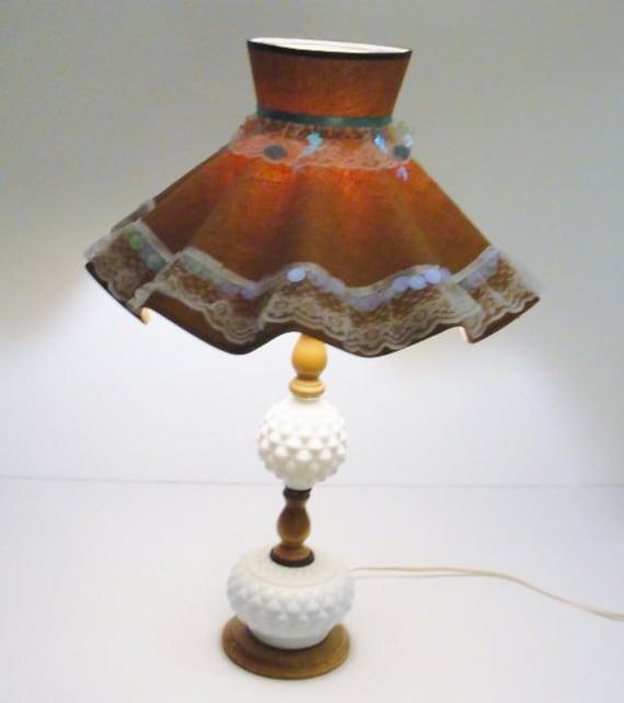 Early American Style White Diamond Cut Milk Glass Table Lamp Diamond Cut Milk Glass Table Lamp, Early American Table Lamps