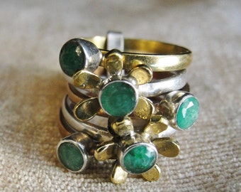 Sterling Silver Daisy Stack Ring Estate Jewelry Beautiful Green Onyx Stones size 5