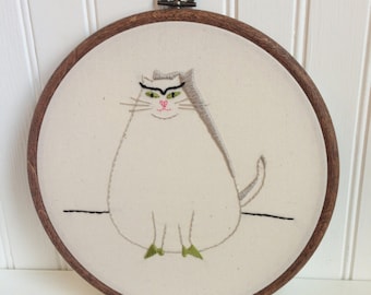 modello di ricamo a mano di gatto grasso