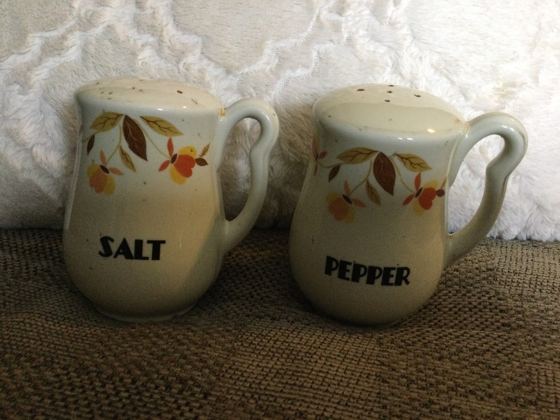 Vintage Autumn Leaf Jewel Tea Salt and Pepper Shakers awesome Etsy