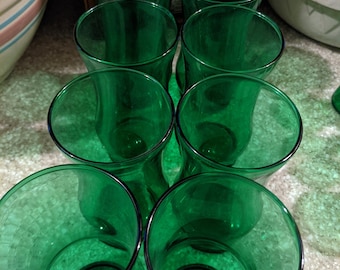 Vintage Set of 8 Anchor Glass ? Forest Green Drinking Glasses