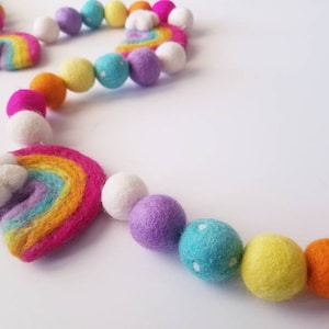 Rainbow felt garland, rainbow party, spring decoration, kids playroom decor, over the rainbow, felt garland, Easter decoration, rainbow