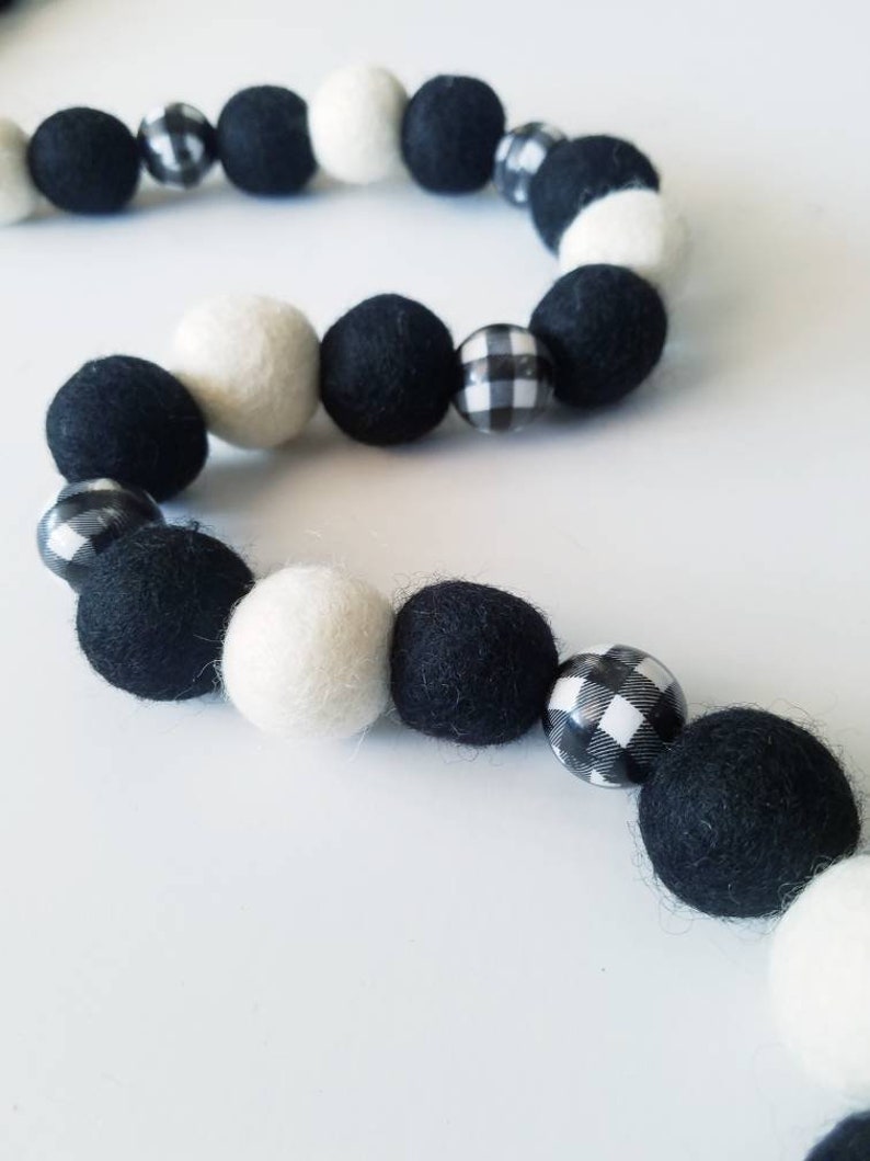 Felt ball garland Christmas garland black and white image 1