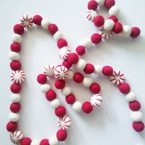 Peppermint ball garland , christmas ornaments, mint felt garland, Christmas garland, Christmas decor, Christmas pom poms, peppermint garland