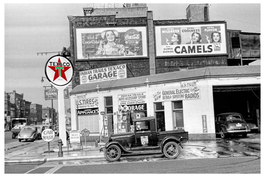 Vintage Texaco Gas Station 1940 in Benton Harbor, Michigan, 12x8