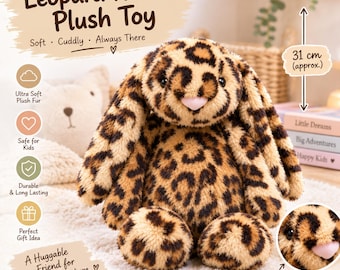 Op de afbeelding: Een pluche konijn met een bruin en zwart luipaardpatroon, lange slappe oren en een kleine roze neus. Het speelgoed is ongeveer 31 cm hoog. De tekst op de afbeelding bevat Leopard Rabbit Plush Toy, Soft, Cuddly, Always There, Ultra Soft Plush Fur, Safe for Kids, Durable & Long Lasting, Perfect Gift Idea, A Huggable Friend for Every Adventure en Adorable Details.
