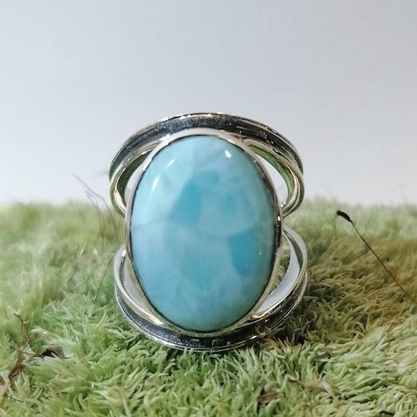 Bague moderne en argent et pierre naturelle de larimar