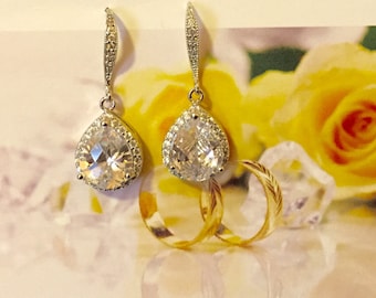 Clear crystal silver earrings,dangle drop bridal earrings,bridal CZ earrings,wedding earrings,wedding gift,bridesmaid earrings,bridal gift