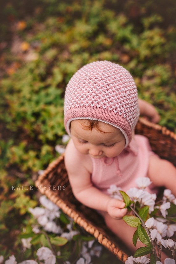 Baby hat with ties 2025