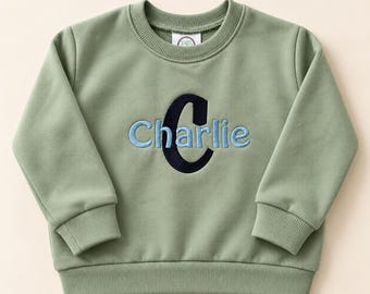 Body, camiseta y sudadera infantil personalizados: nombre + inicial, camiseta con monograma bordado (100 % algodón).