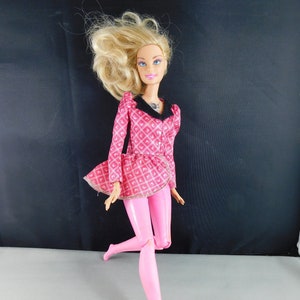 Vintage 2010 Mattel Barbie Doll, w/pink legging legs