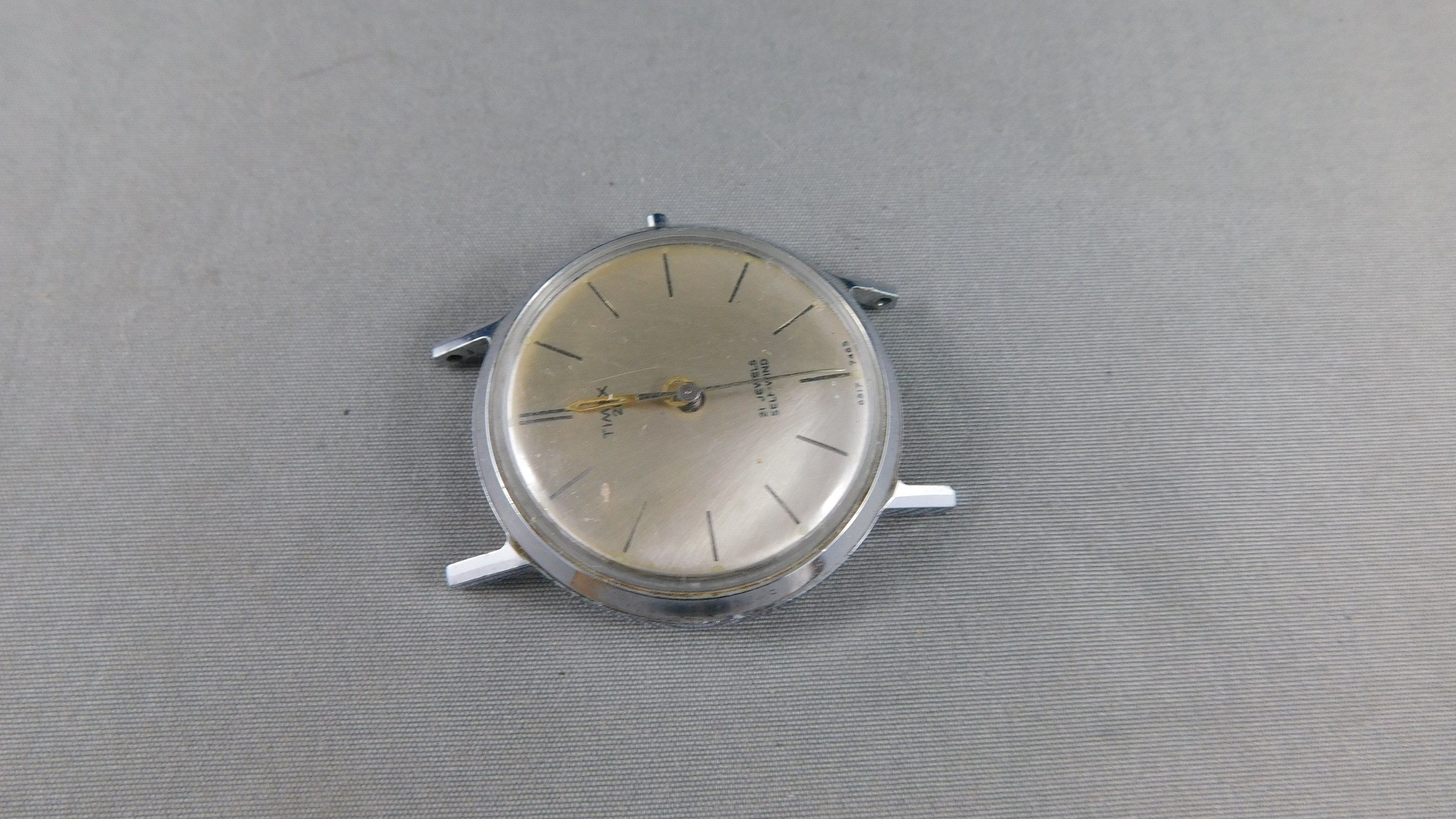 Vintage Timex Men s Self wind Automatic Silver Watch 21 Jewels