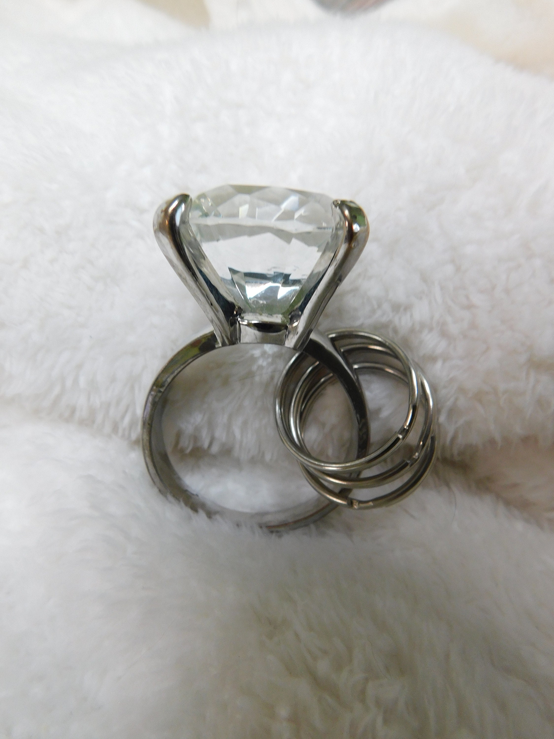 Giant diamond shop ring keychain