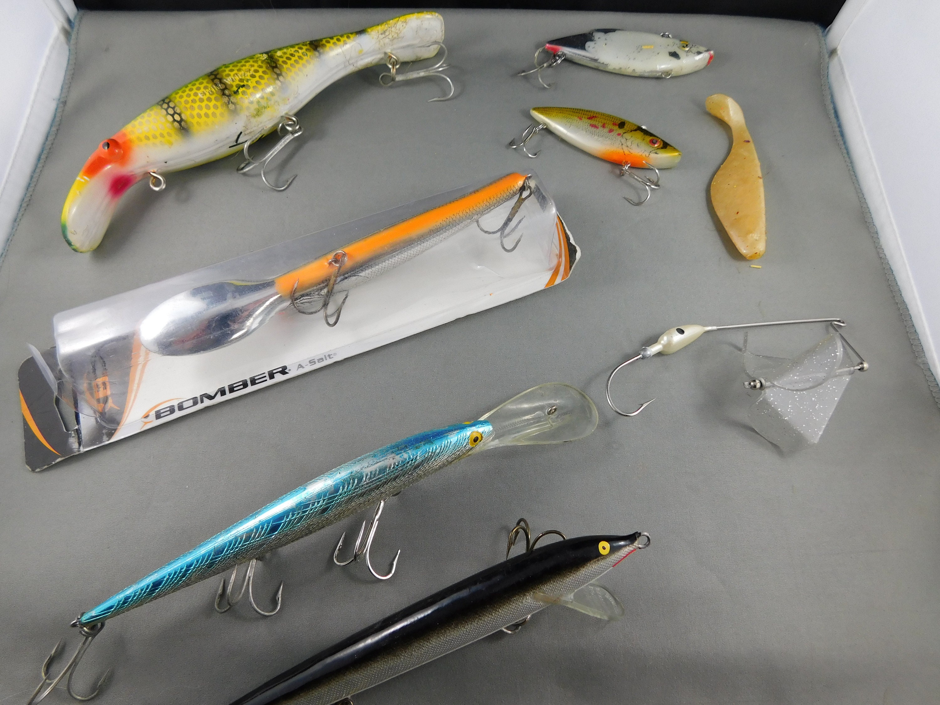 Vintage Fishing Lures Pike Lures Swim Whizz, Bomber Lures Lot/8