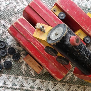 Pièces de train en bois vintage OU réparation des années 50 ?