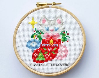 Modern Christmas Cross Stitch Pattern PDF - Xmas Kitten - Cute White Cat Christmas Stocking - Vintage Retro Ornament -Bauble Star Wreath