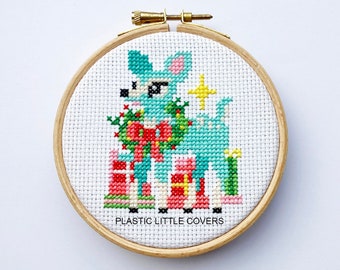 Modern Christmas Cross Stitch Pattern PDF - Festive Deer - Cute Teal Vintage Style - Xmas Presents - Retro Kitsch Ornament - Star Bow Wreath