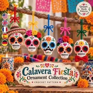 Puede incluir: Cinco adornos de calavera tejidos a ganchillo cuelgan de una rama, cada uno con detalles coloridos únicos como un sombrero, coronas de flores, un bigote o una pajarita. Un letrero al frente dice Calavera Fiesta Ornament Collection Crochet Pattern.