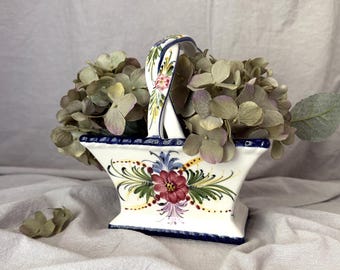 Cesta de cerámica vintage pintada a mano, hecha en Portugal.