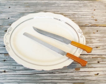 Kitchen Knives, Vintage Caramel Bakelite Handles, Bird's Beak Handles, Bread Knife and Carving Knife, Mid Century Tableware