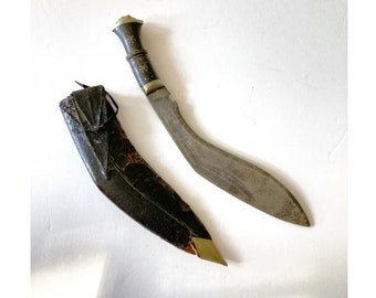 Vintage Nepalese Gurkha Kukri Fighting or Utility Knife with Inlaid Buffalo Horn Lion's Head Butt Cap & Original Brass-Tipped Leather Sheath