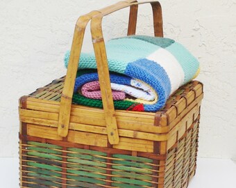 1940s Picnic Basket / Woven Rattan Picnic Basket / Vintage Picnic Basket / Green and Brown Picnic Basket