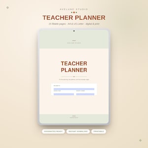 Könnte beinhalten: Ein digitaler Lehrerplaner auf einem Tablet-Bildschirm mit cremefarbenem Hintergrund, der den Text Teacher Planner, 15 fillable pages, A4 & US Letter, digital & print, Goodnotes ready, instant download und printable enthält.