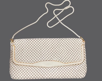 Bolso convertible de malla metálica blanca vintage con correa de cadena.